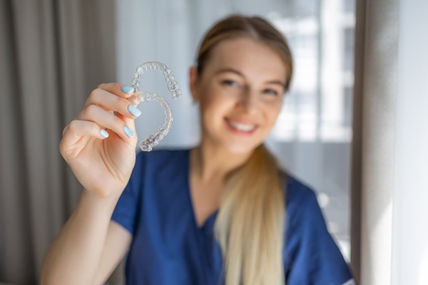 Adult Teeth Straightening Option: How Do Clear Aligners Feel?